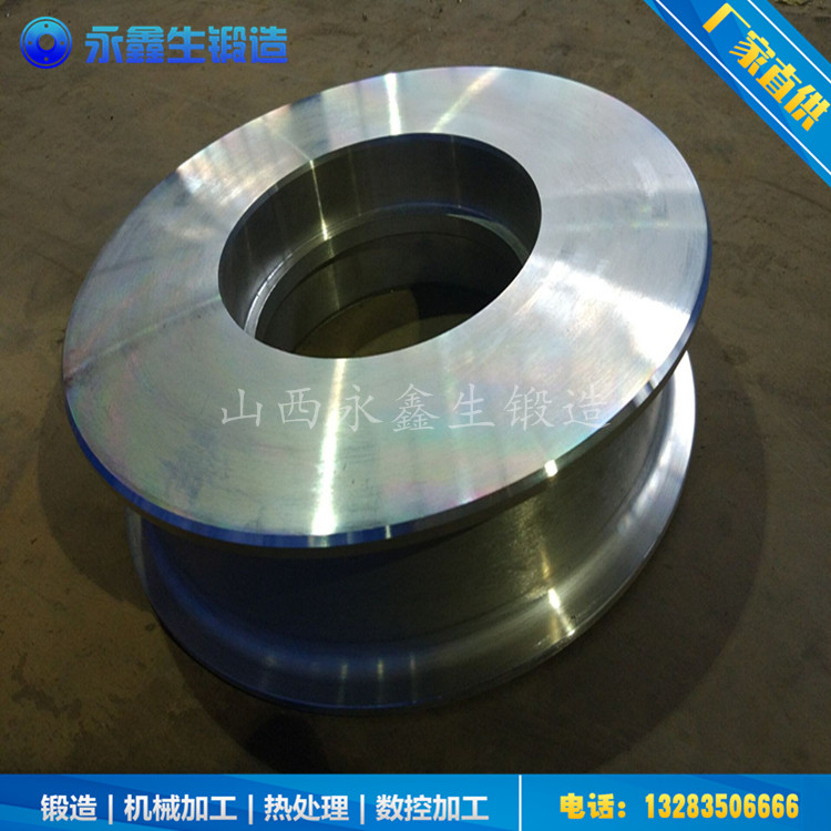 鍛造魚(yú)雷罐車輪鍛件